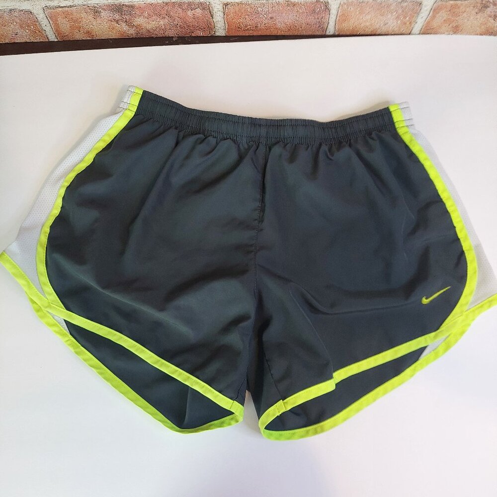 Nike Girls Tempo Shorts Sz L